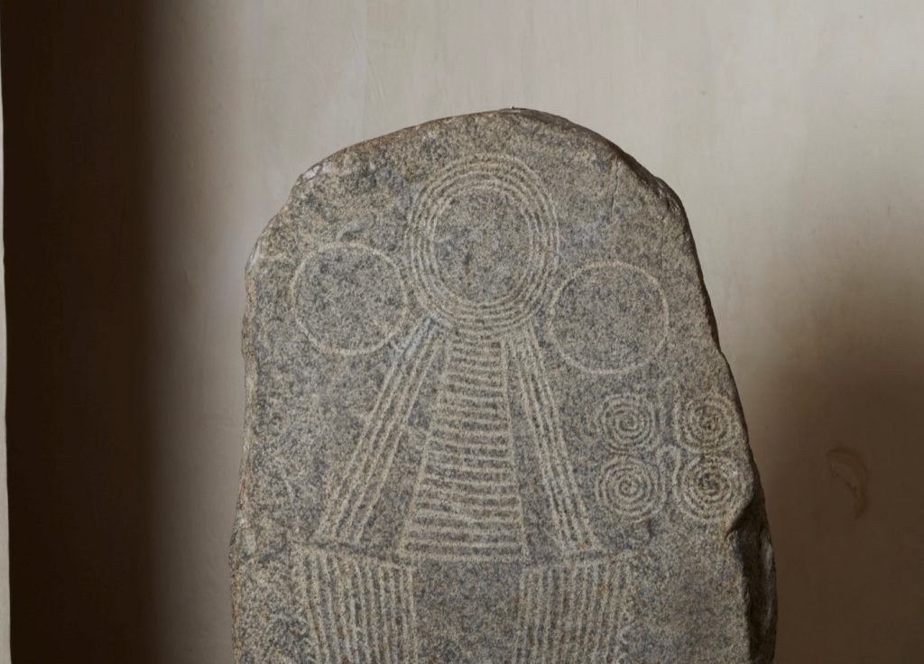 Stele di Caven 3 nell'Antiquarium tellinum di Palazzo Besta